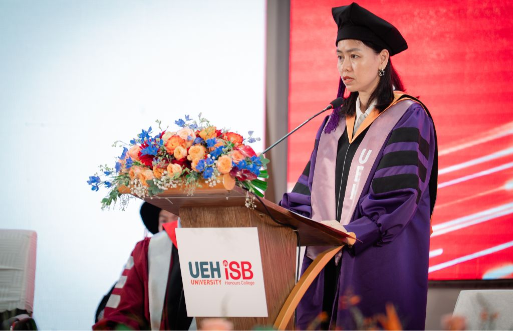 PGS. TS. Trần Phương Thảo – Phó Hiệu trưởng Trường Tài năng UEH.ISB gửi gắm lời chúc mừng và những kỳ vọng đến các Tân khoa