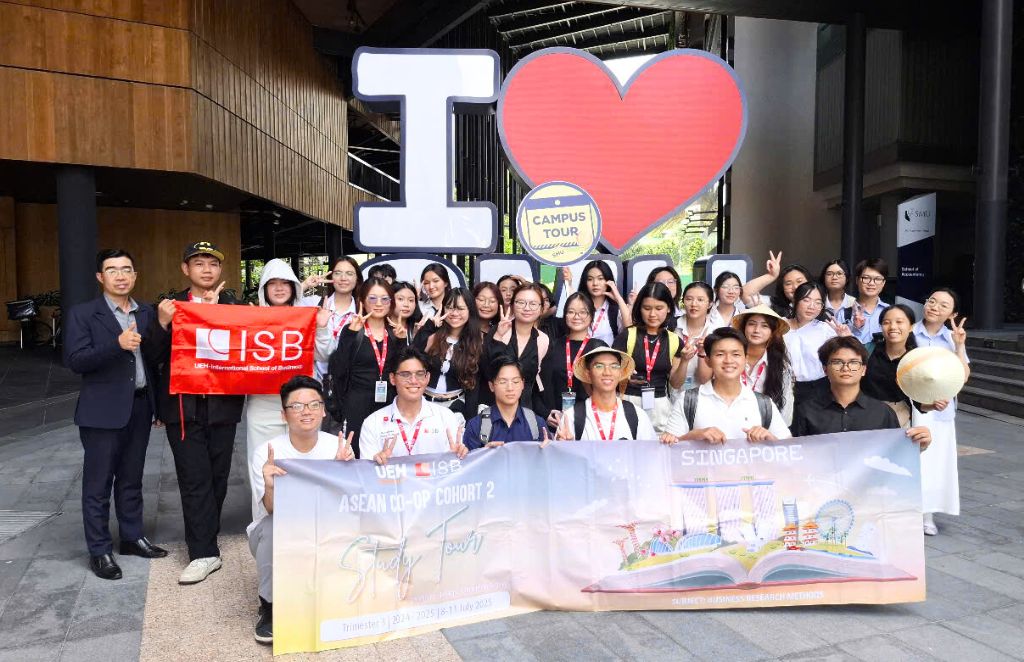 Khởi động hành trình nghiên cứu học phần Business Research Methods tại Singapore.
